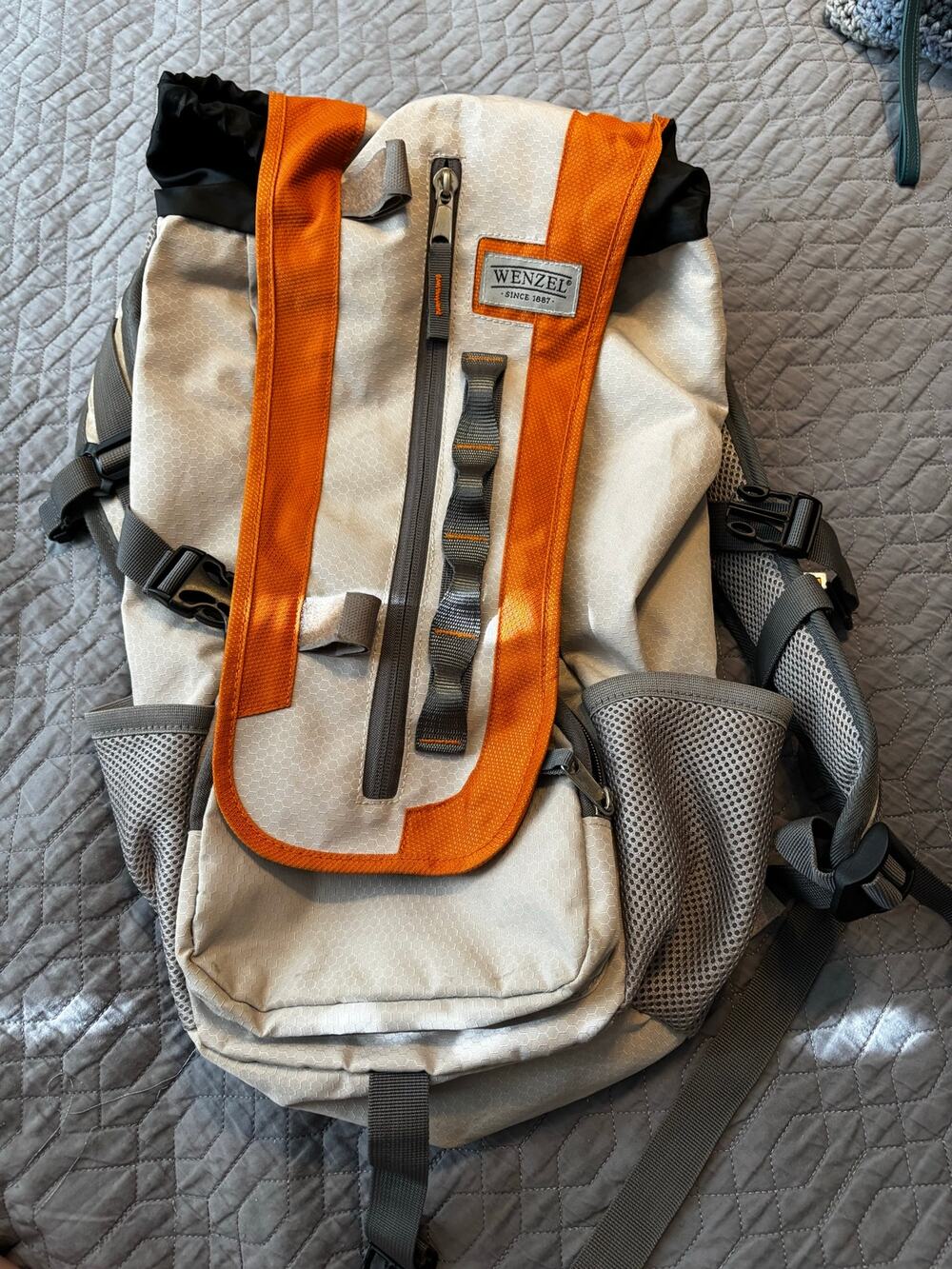 Very Clean Wenzel Hiking Bag Light Weight Camping Trailing